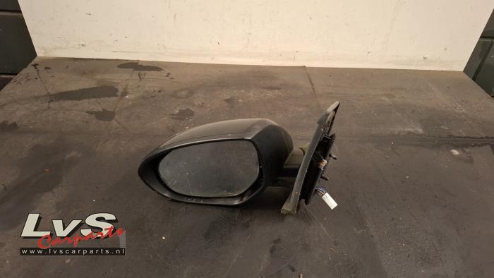 Mazda 2. Rétroviseur extérieur gauche