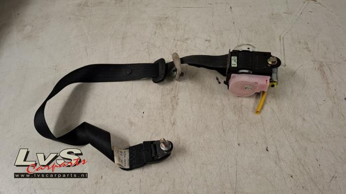 Mazda 2. Ceinture de sécurité avant gauche