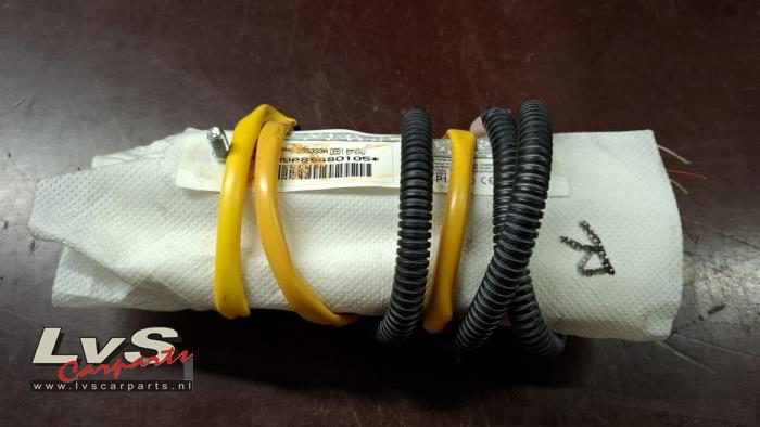 Mazda 2. Airbag siège