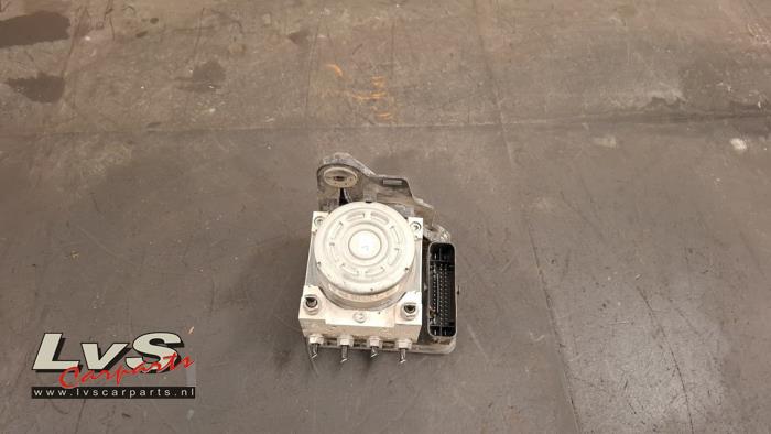 Volkswagen Golf ABS pump