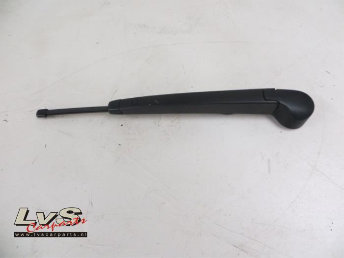 Volkswagen Golf Rear wiper arm