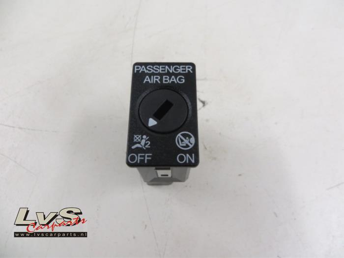 Volkswagen Golf Airbag Slot