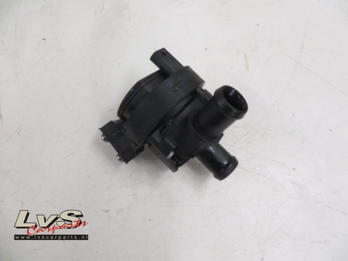 Volkswagen Golf Additional water pump