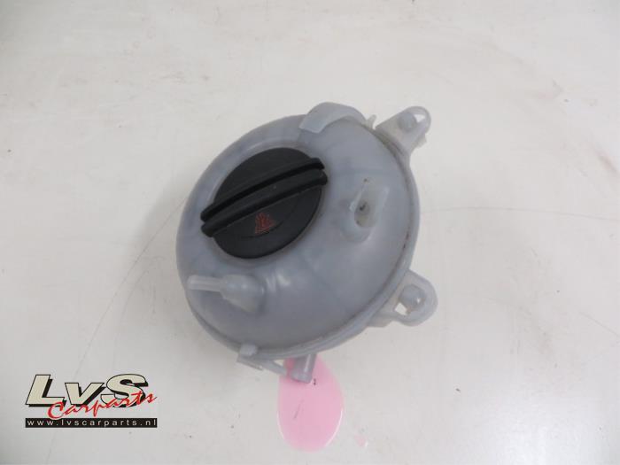 Volkswagen Golf Expansion vessel