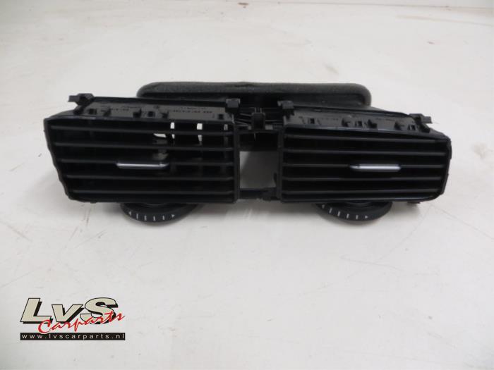 Volkswagen Golf Dashboard vent