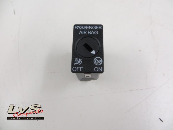 Volkswagen Golf Airbag Slot