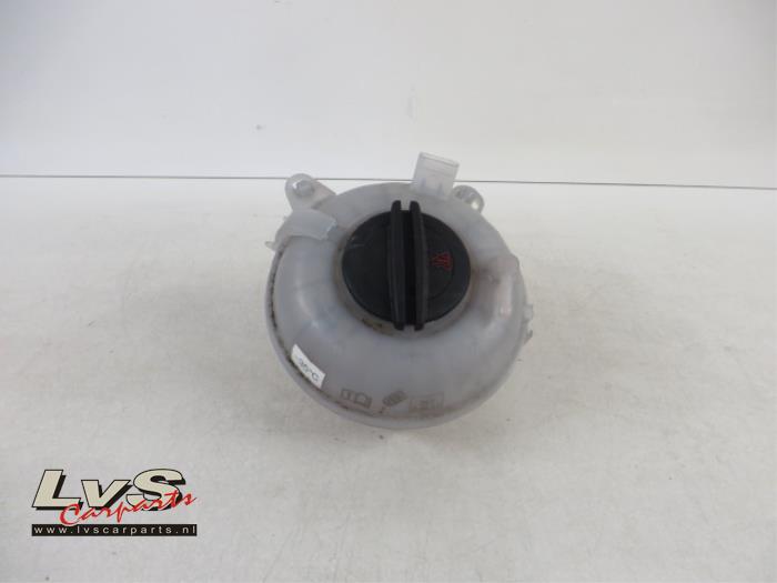 Volkswagen Golf Expansion vessel