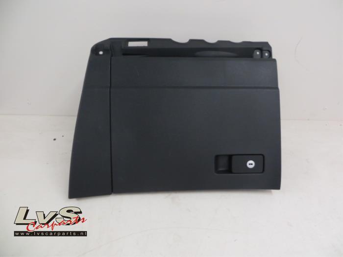 Volkswagen Sharan Glovebox