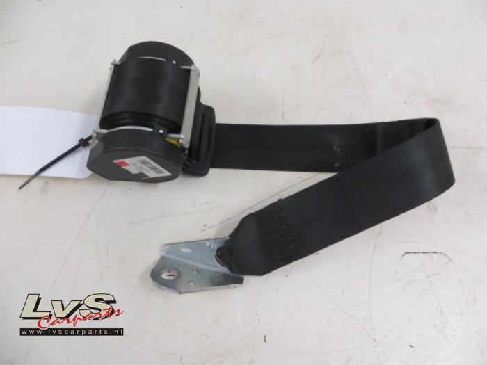 Volkswagen Golf Rear seatbelt, left