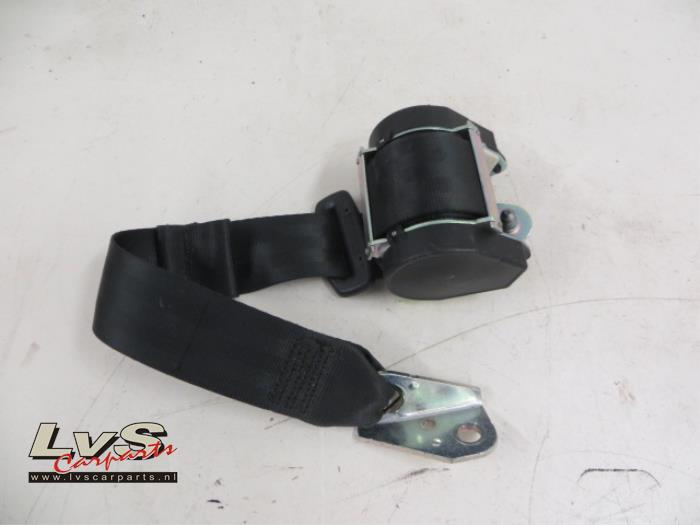 Volkswagen Golf Rear seatbelt, right