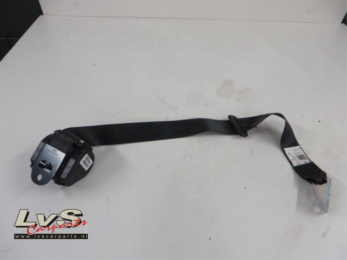 Volkswagen Golf Rear seatbelt, right