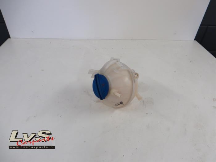 Volkswagen Golf Expansion vessel