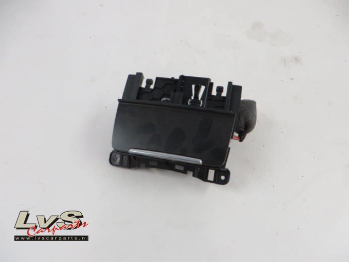 Audi A4 Cendrier avant