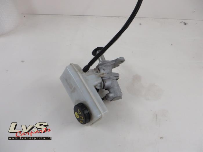 Volkswagen UP Master cylinder