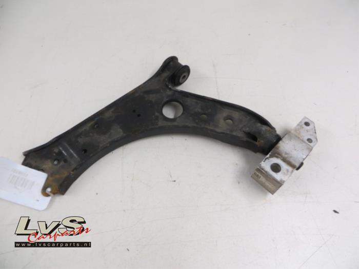 Volkswagen Golf Draagarm onder links-voor