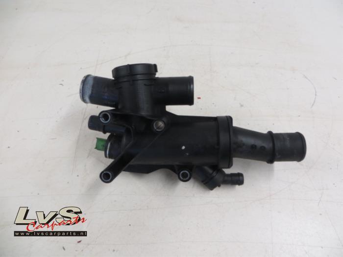 Volvo V50 Thermostat housing