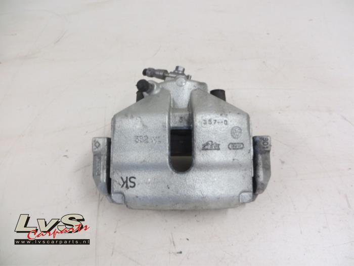 Volkswagen Golf Remklauw (Tang) rechts-voor