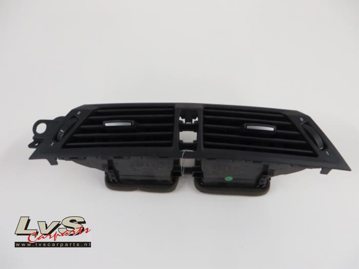 BMW X1 Dashboard vent