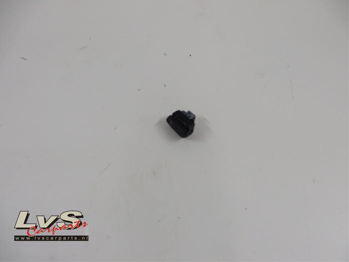 Volkswagen Polo Central locking switch