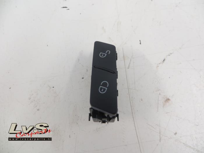 Mercedes E-Klasse Central locking switch