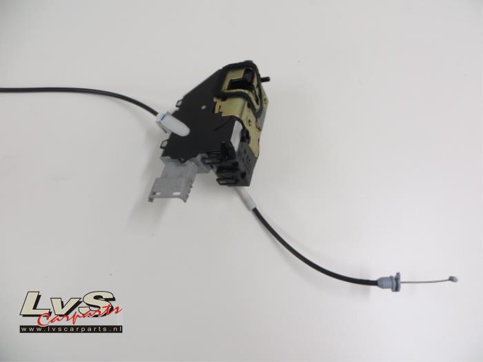 Peugeot 407 Serrure portière mécanique 4portes arrière droite