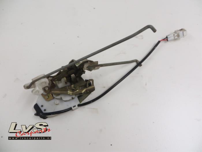 Mitsubishi Pajero Tailgate lock mechanism