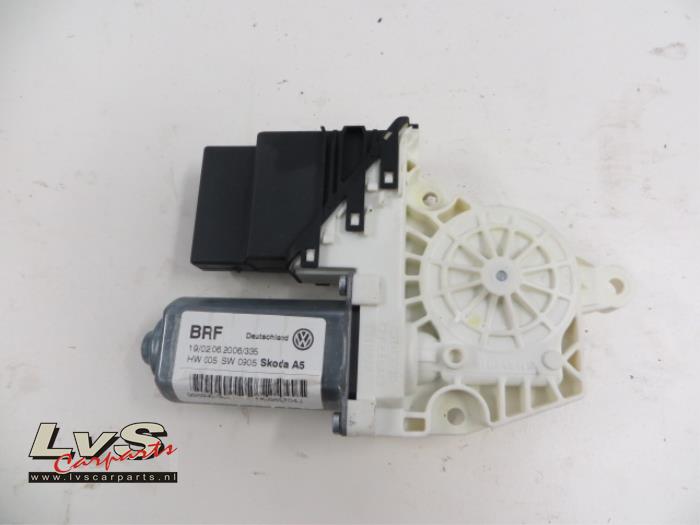 Skoda Octavia Door window motor