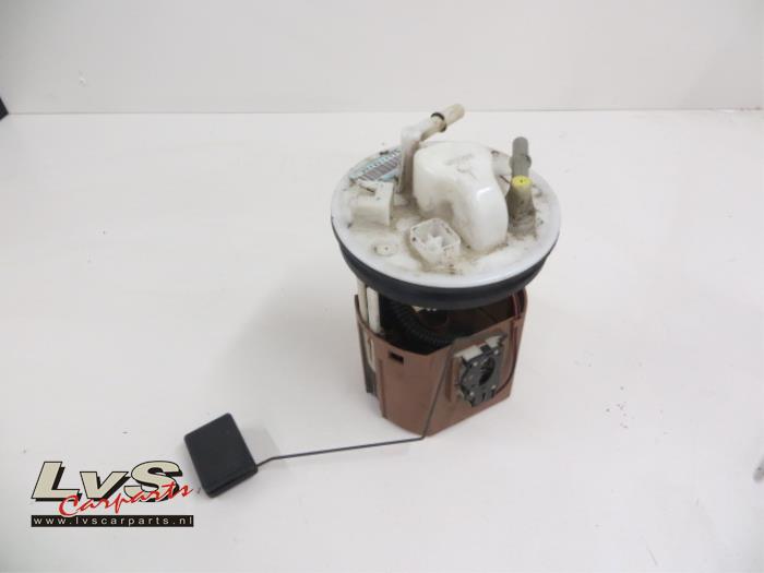 Mazda 6. Flotteur de carburant