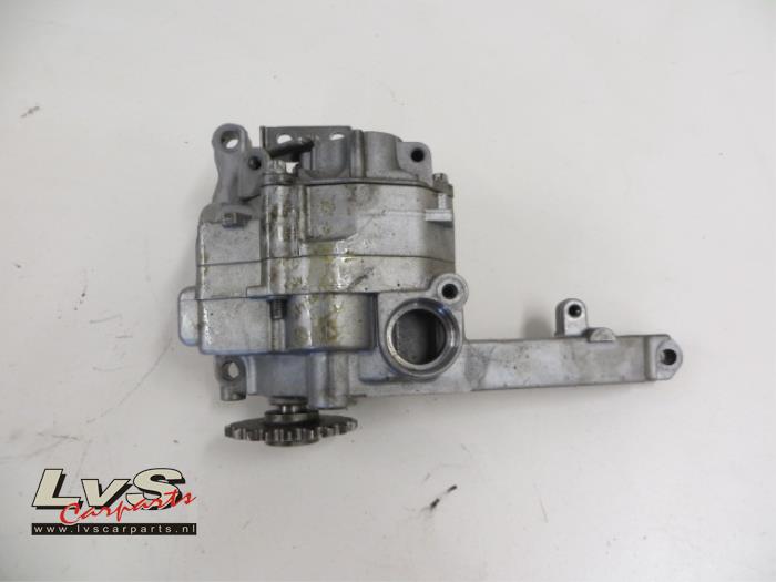 Mercedes E-Klasse Oil pump