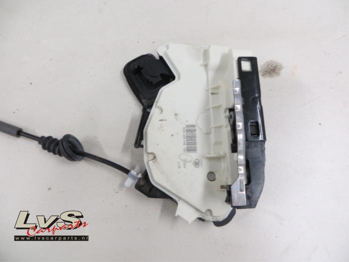 Volkswagen Golf Deurslot Mechaniek 4Deurs links-achter