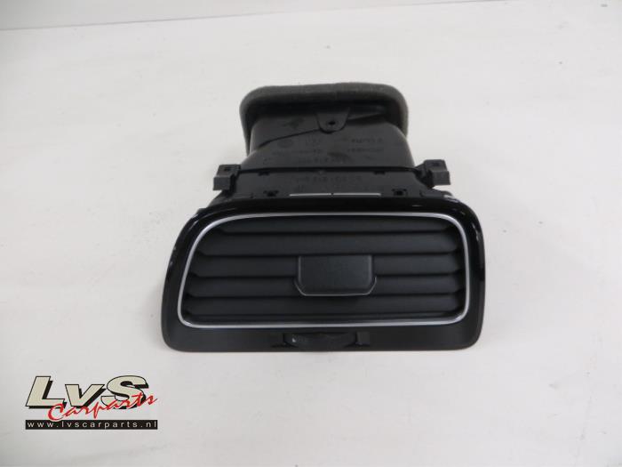 Volkswagen Golf Dashboard vent