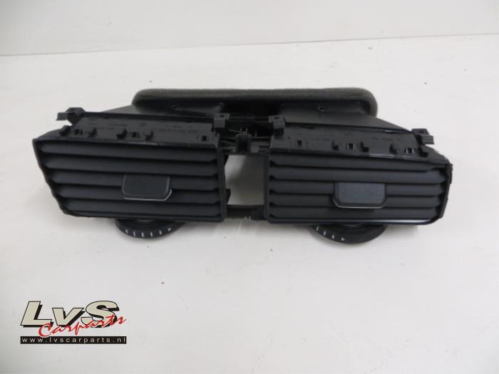 Volkswagen Golf Dashboard vent