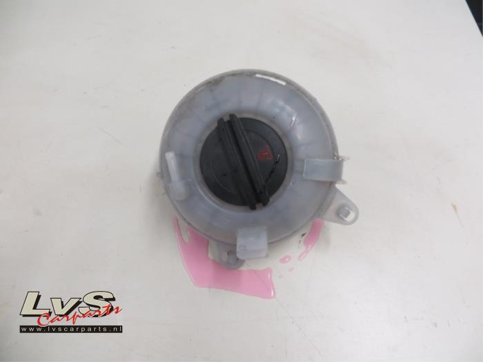 Volkswagen Golf Expansion vessel