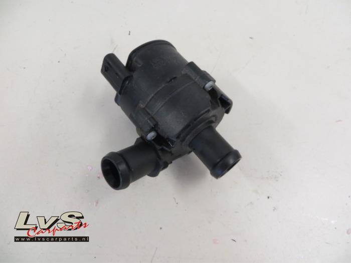 Volkswagen Golf Additional water pump