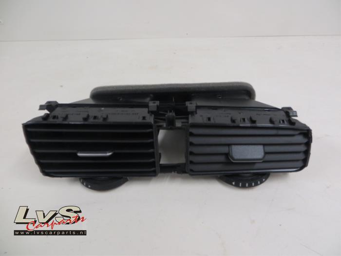 Volkswagen Golf Dashboard vent