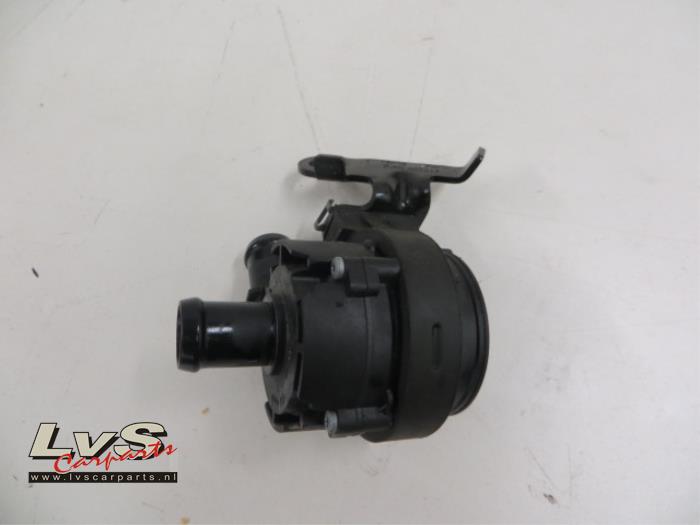 Volkswagen Golf Additional water pump