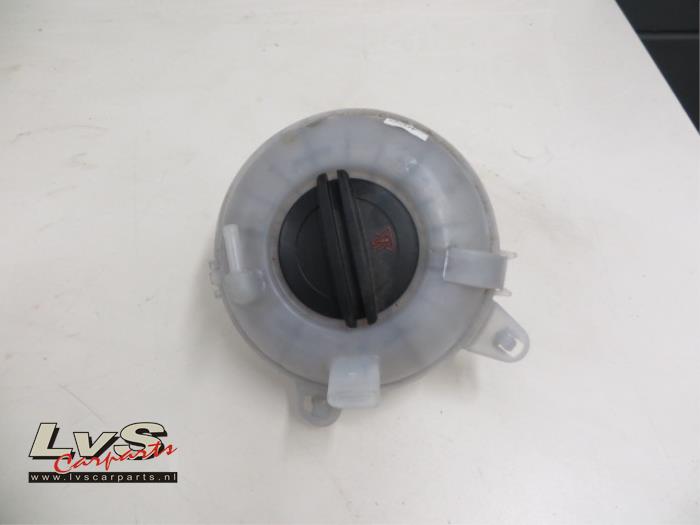 Volkswagen Golf Expansion vessel