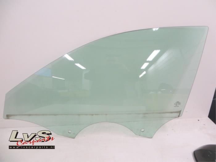 Audi A3 Türscheibe 4-türig links vorne