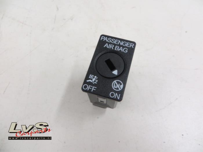 Volkswagen Golf Airbag Slot