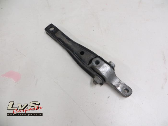 Volkswagen Golf Engine mount