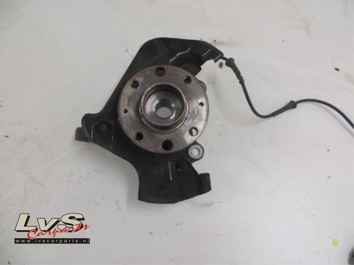 Opel Corsa Fusee rechts-voor