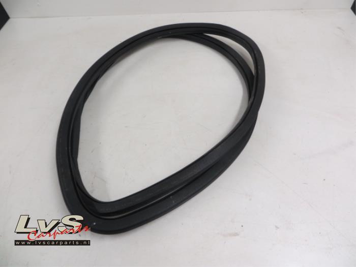 Volkswagen UP Portierrubber 4Deurs rechts-achter