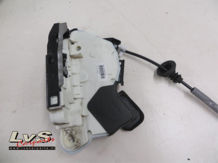 Volkswagen Polo Deurslot Mechaniek 4Deurs links-voor