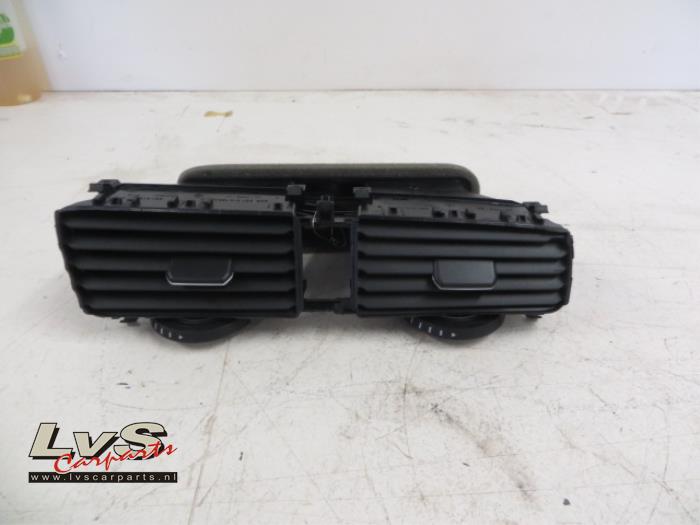 Volkswagen Golf Dashboard vent