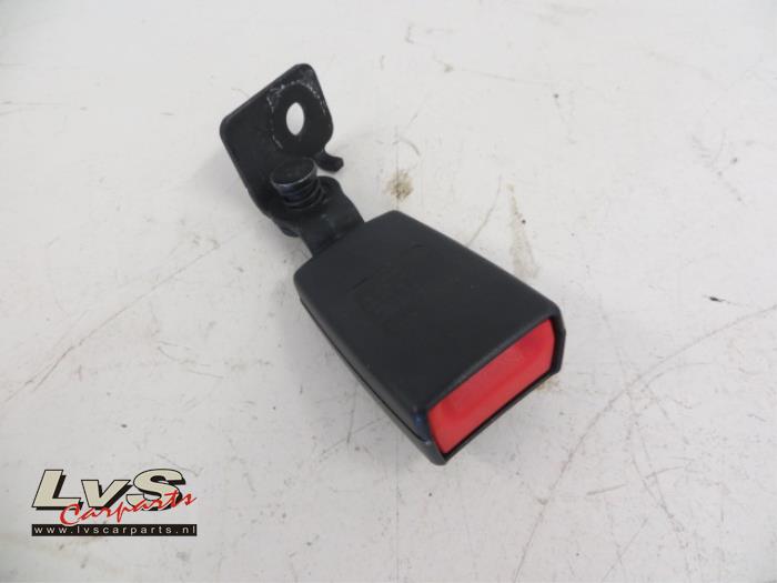 Opel Astra Rear seatbelt buckle, right