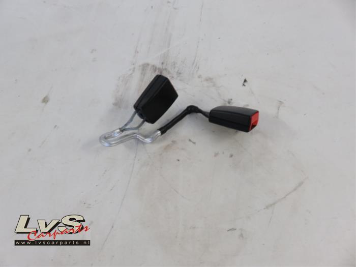 Audi A3 Sicherheitsgurt Schließe Mitte hinten