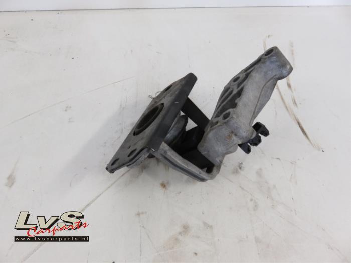 Opel Vivaro Motorlager