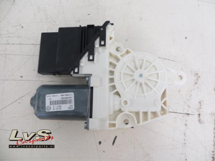 Volkswagen Tiguan Door window motor
