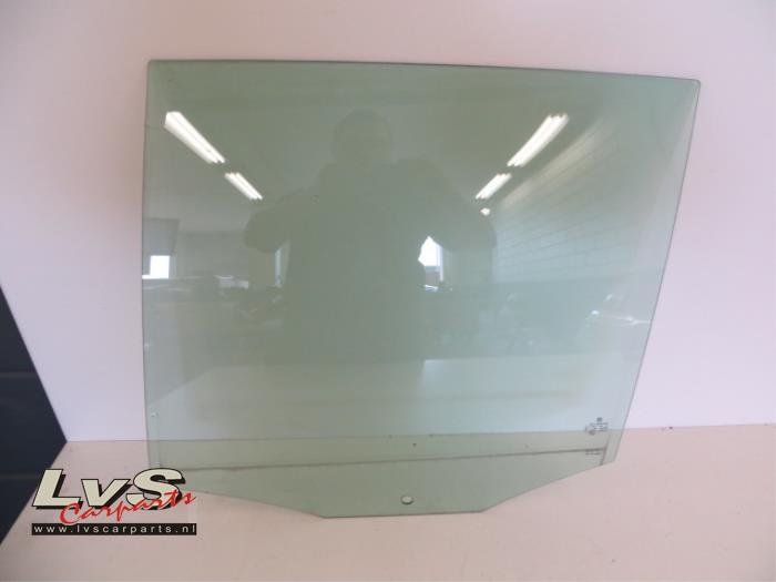 Volkswagen Tiguan Türscheibe 4-türig links hinten