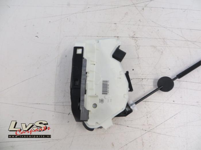 Volkswagen Tiguan Rear door mechanism 4-door, right